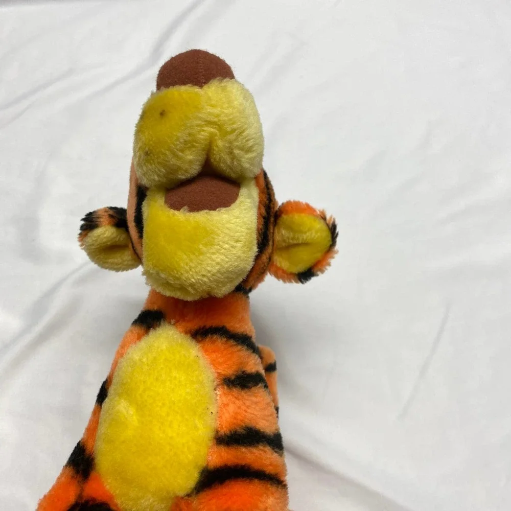 Disneyland Walt Disney World Tigger plush toy 10